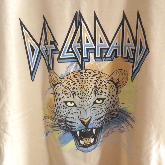 Def Leppard Ivory Cream Cotton Graphic Band Tee T-Shirt with Blue Leopard Print - Picture 4 of 5